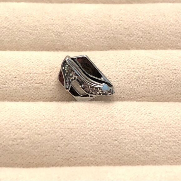 KEEP Collective | Disney Princess Glass Slipper - Collector’s Edition | Silver - Picture 2 of 3